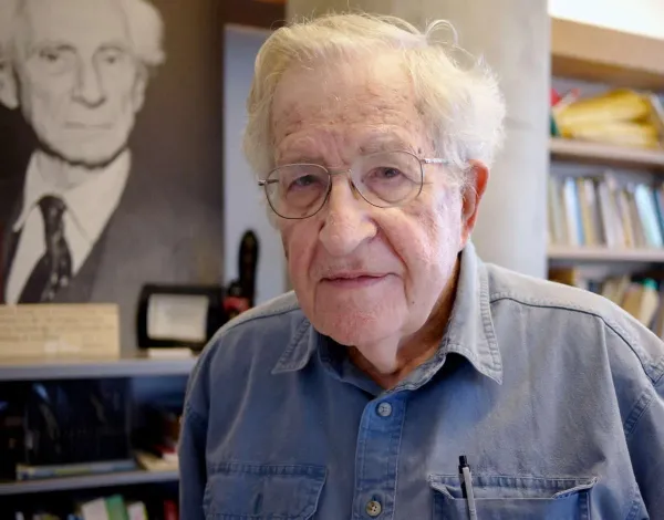 Analógico y digital | Chomsky sobre las IA